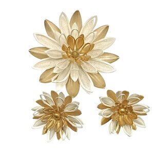 Sarah Coventry "Water Lily" Vintage Gold & White Enamel Flower Brooch & Clip-On